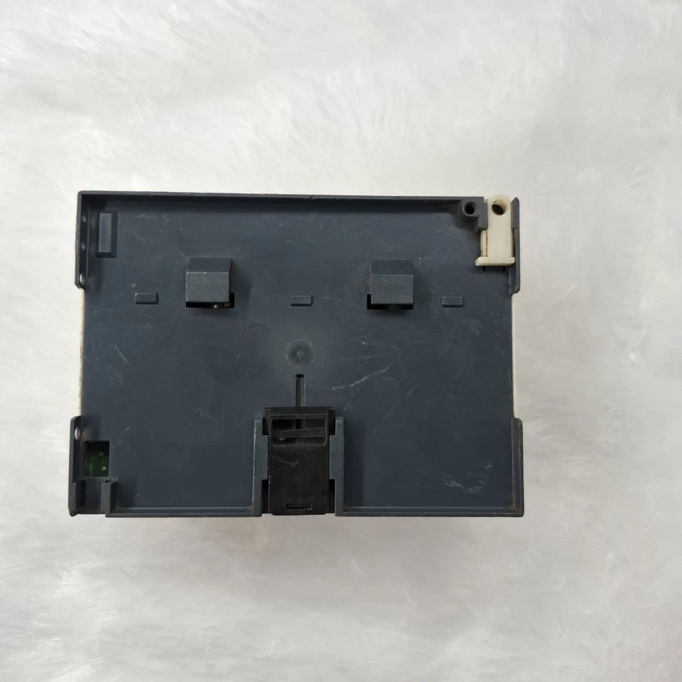 Telemecanique SR2 A201BD Smart Relay Zelio Logic 24VDC SR2A201BD
